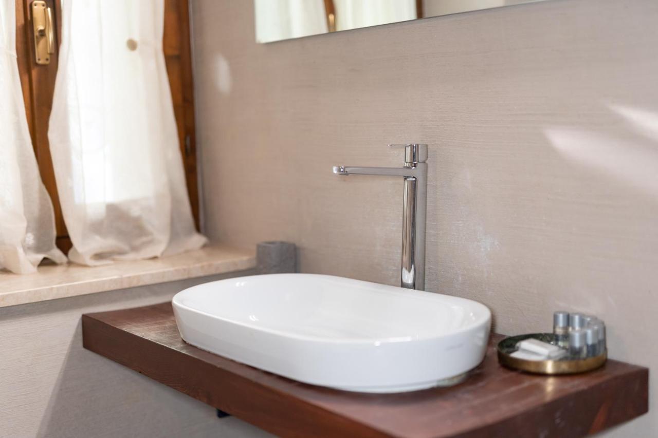 Il Garbo Apartments And Suite เวโรนา ภายนอก รูปภาพ